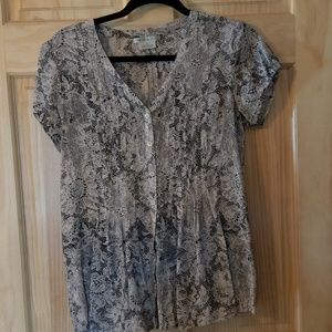 Van Heusen Black & White Floral Button Down Blouse